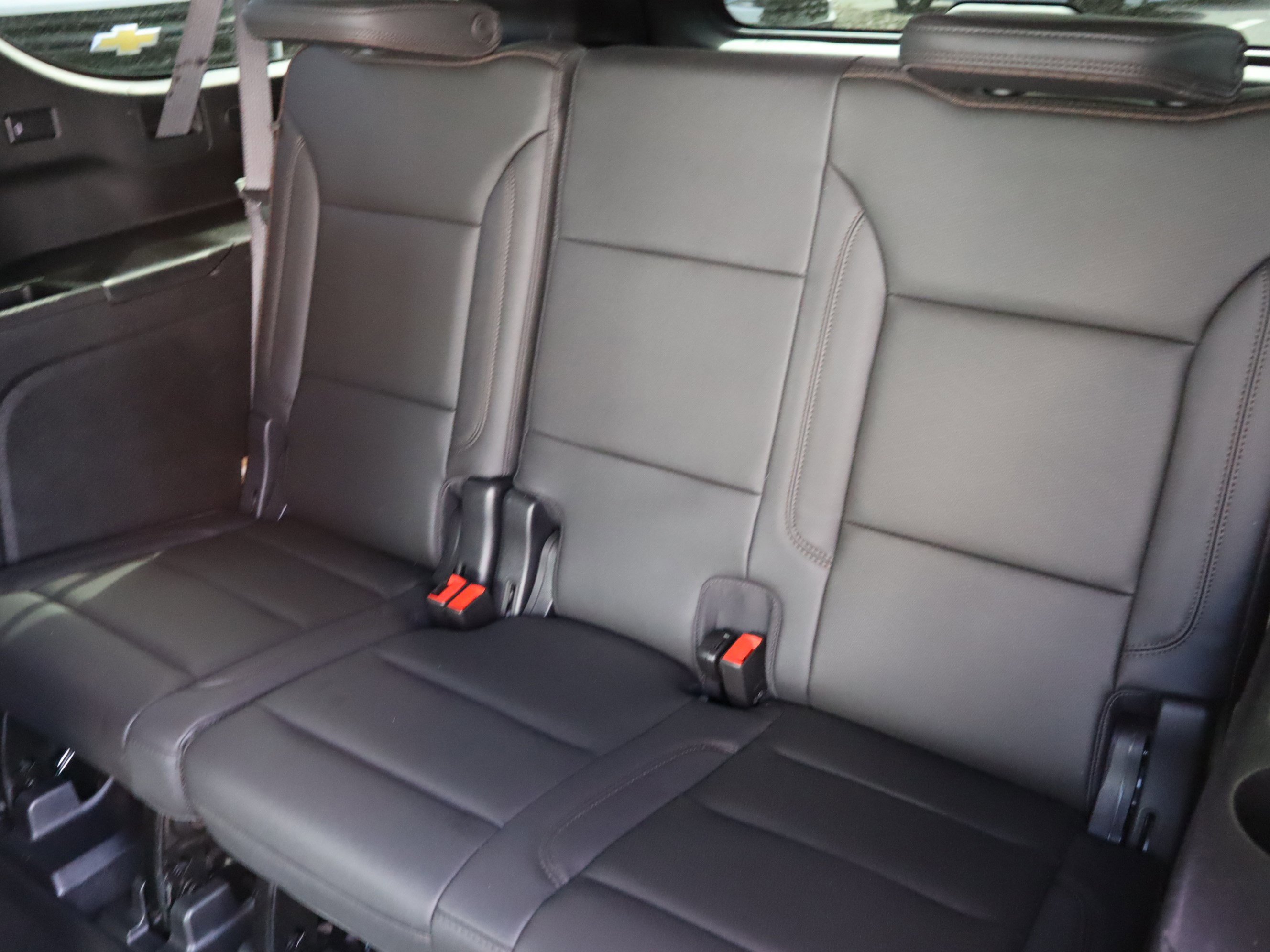 Used 2022 Chevrolet Suburban High Country image 36