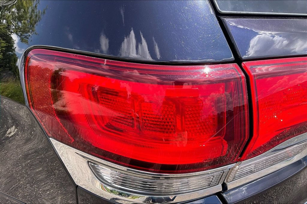 Used 2021 Jeep Grand Cherokee Limited AWD/4WD image 30