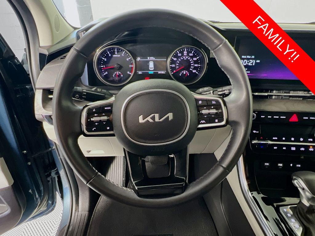 Certified 2024 Kia Carnival EX image 12