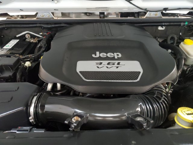Used 2013 Jeep Wrangler Sport w/ Connectivity Group AWD/4WD image 24