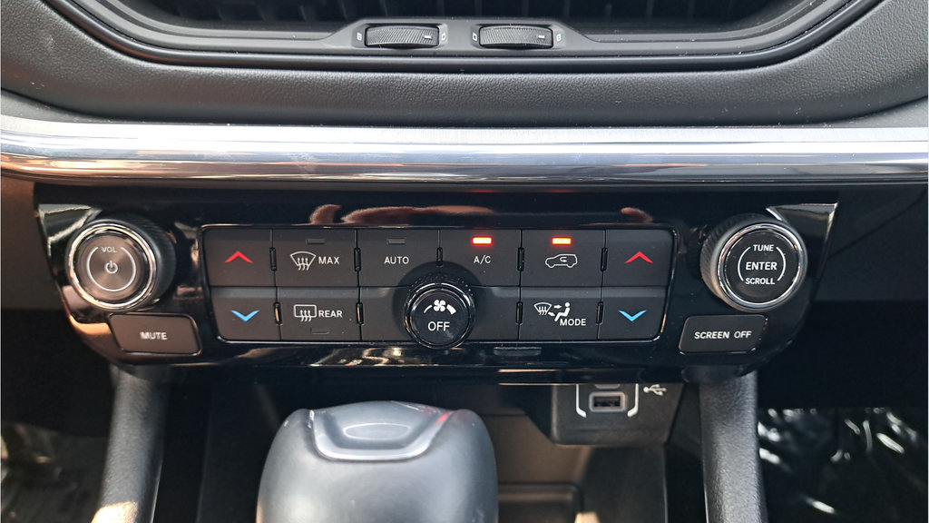 Used 2022 Jeep Compass High Altitude AWD/4WD image 21