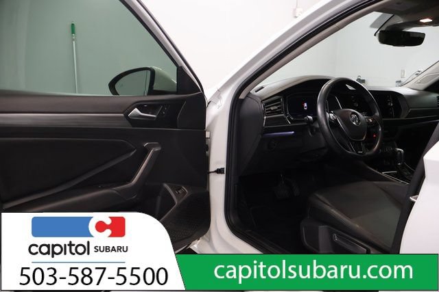 Used 2019 Volkswagen Jetta SEL w/ Cold Weather Package FWD image 10