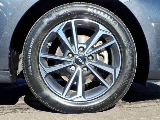 Used 2022 Kia Forte LXS w/ LXS Technology Package image 12