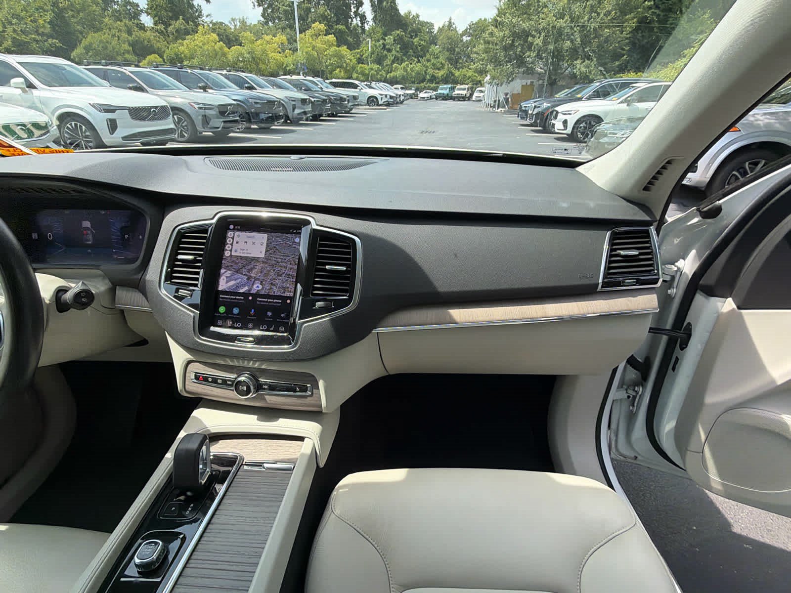 Certified 2023 Volvo XC90 B6 Plus w/ Protection Package Premier AWD/4WD image 19