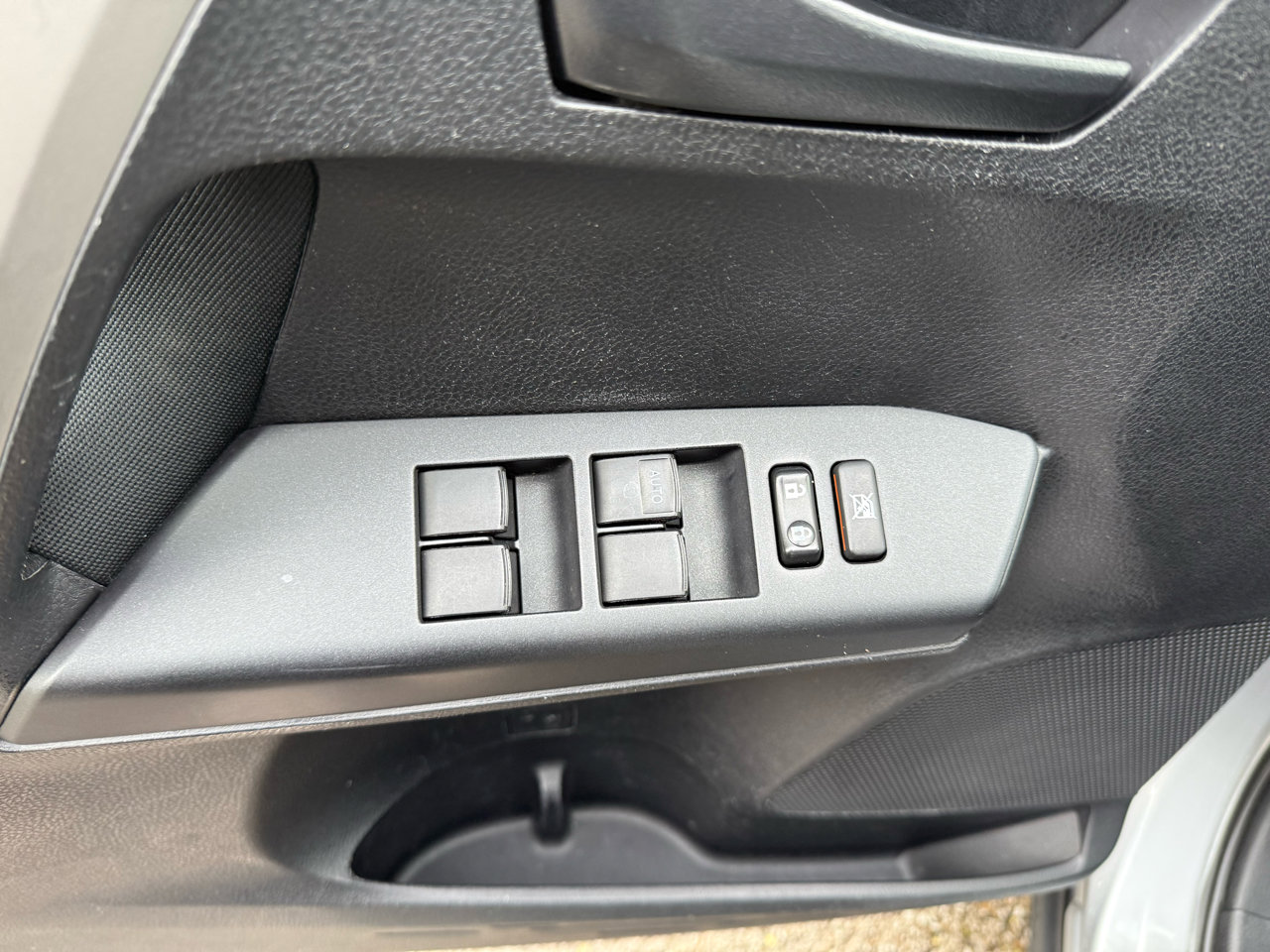 Used 2016 Toyota RAV4 LE image 11