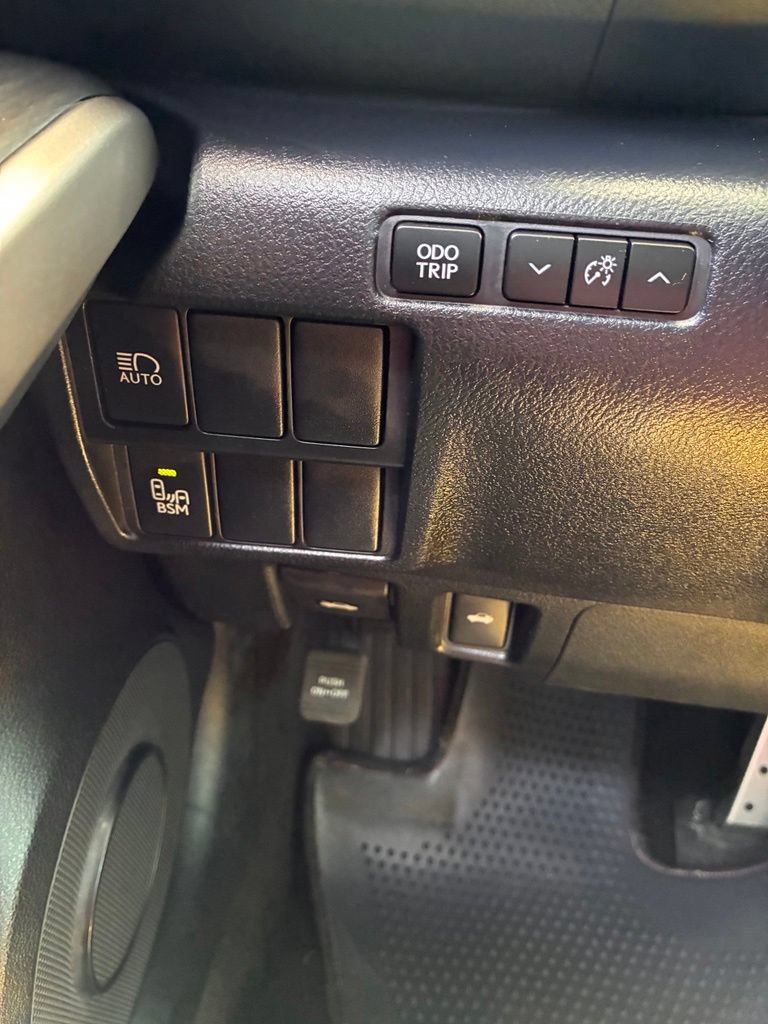 Used 2019 Lexus IS 300 F Sport w/ F Sport Package AWD/4WD image 31