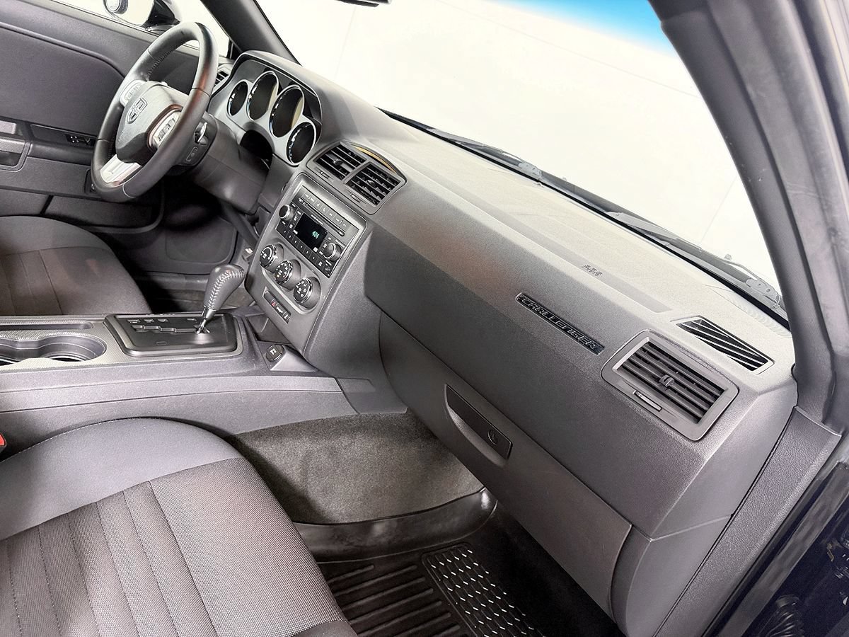 Used 2012 Dodge Challenger R/T RWD image 39