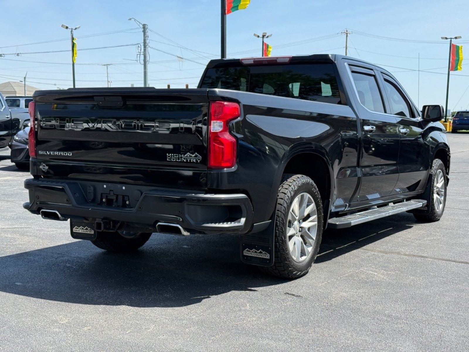 Used 2019 Chevrolet Silverado 1500 High Country w/ Technology Package AWD/4WD image 8