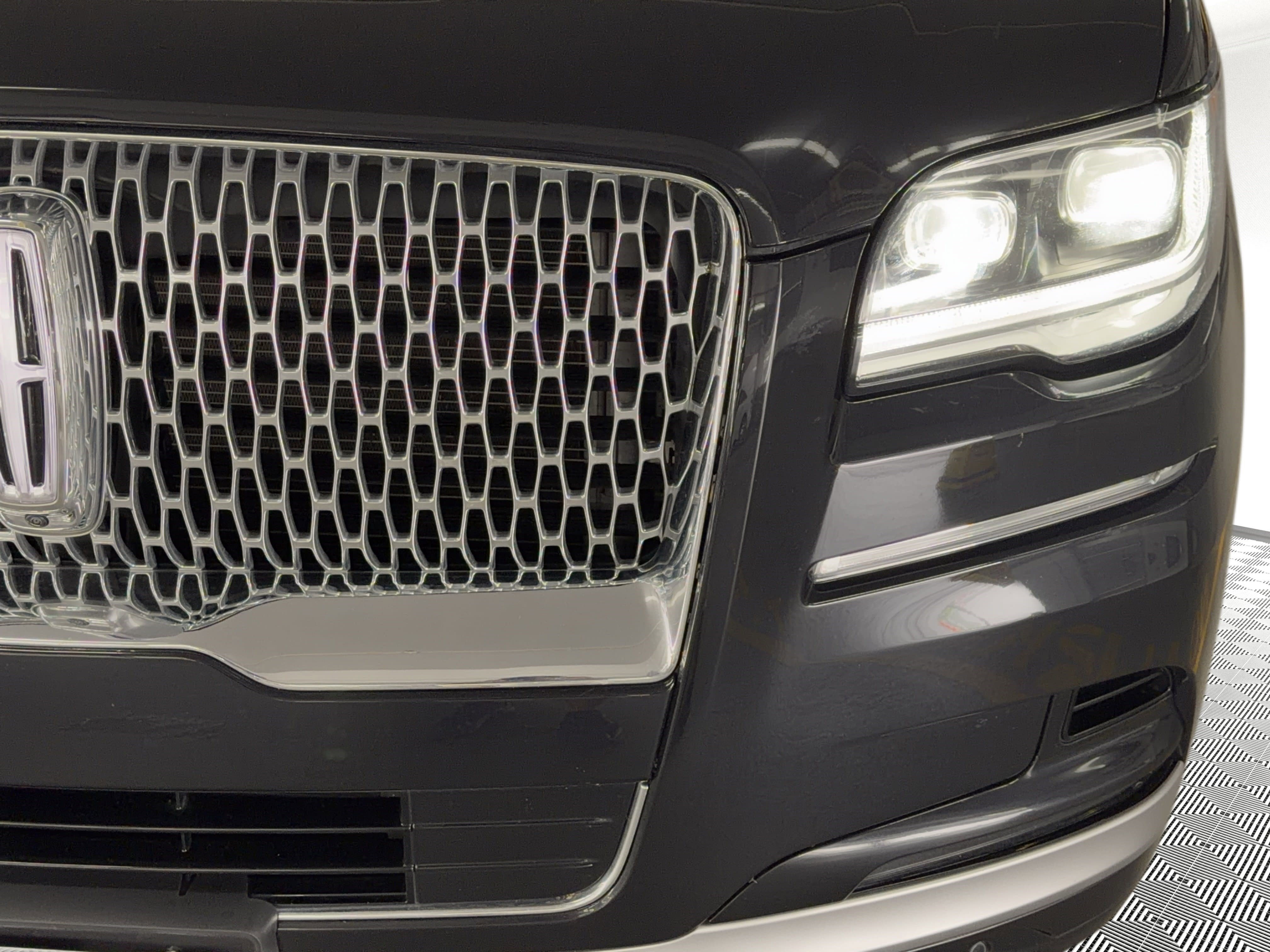 Used 2024 Lincoln Navigator Reserve AWD/4WD image 11