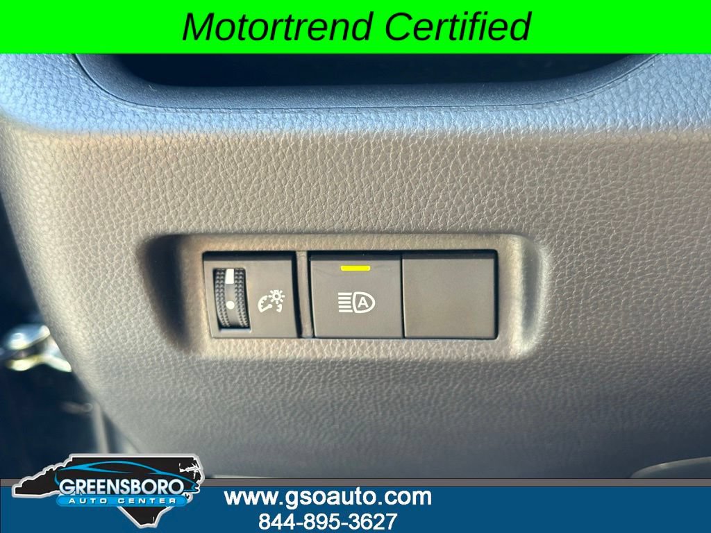 Used 2025 Toyota RAV4 XLE FWD image 30