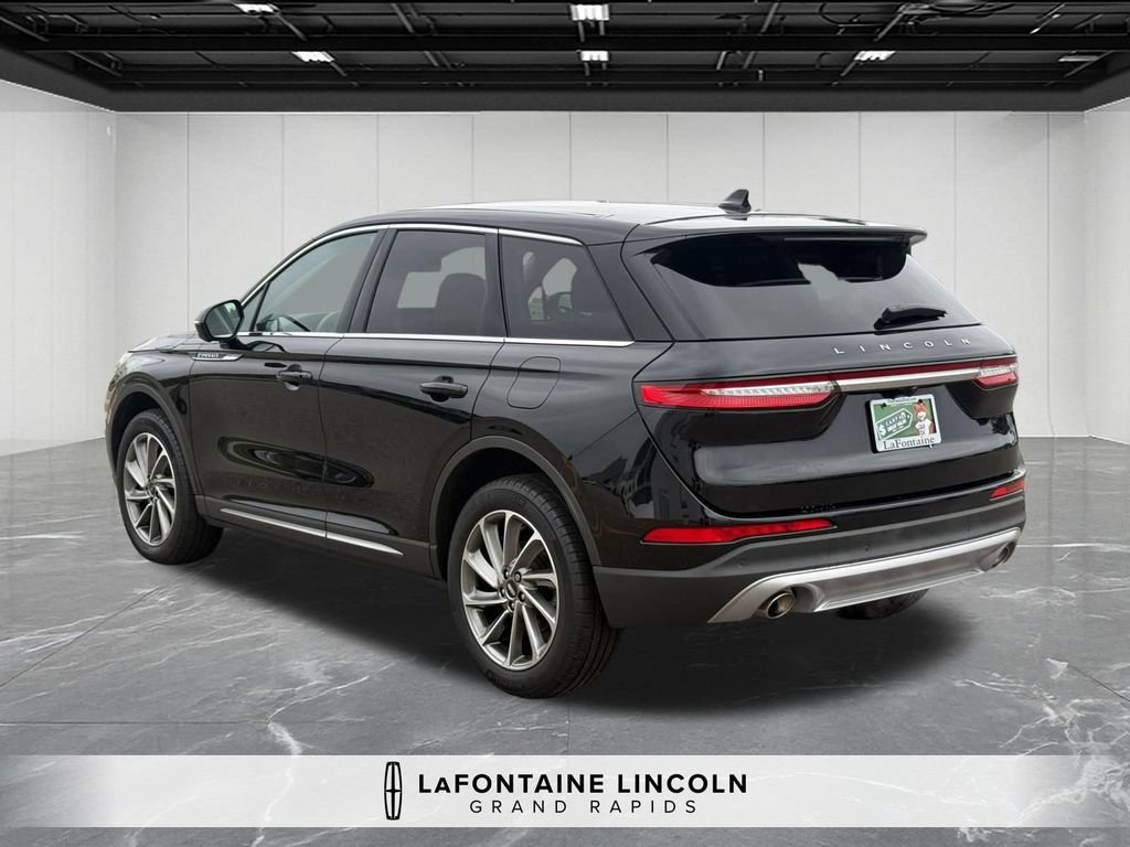 Certified 2023 Lincoln Corsair AWD w/ Equipment Group 101A image 3