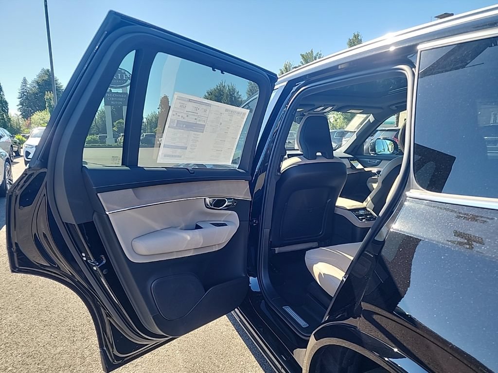 New 2026 Volvo XC90 T8 Ultra w/ Protection Package AWD/4WD image 15