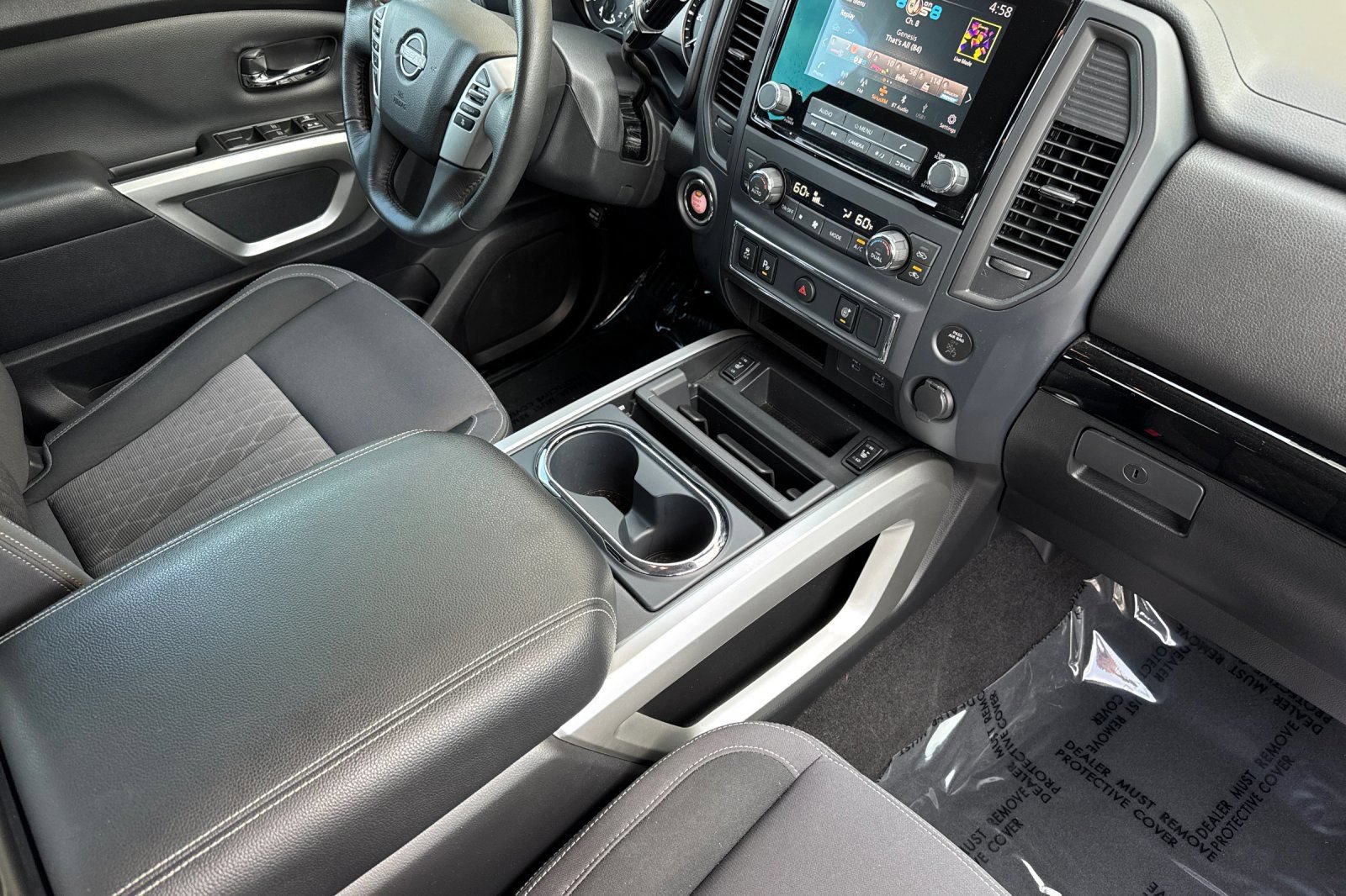 Used 2024 Nissan Titan SV w/ SV Convenience Package RWD image 12