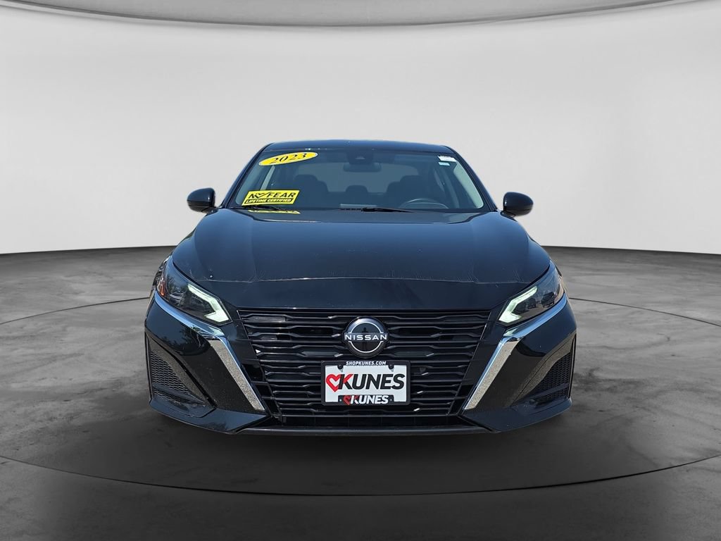 Used 2023 Nissan Altima 2.5 SV AWD/4WD image 2