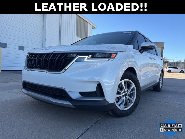 Used 2024 Kia Carnival LX image 4