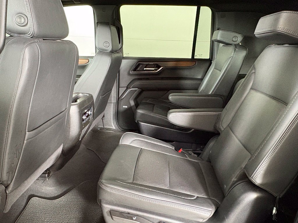Used 2025 GMC Yukon XL Denali AWD/4WD image 40