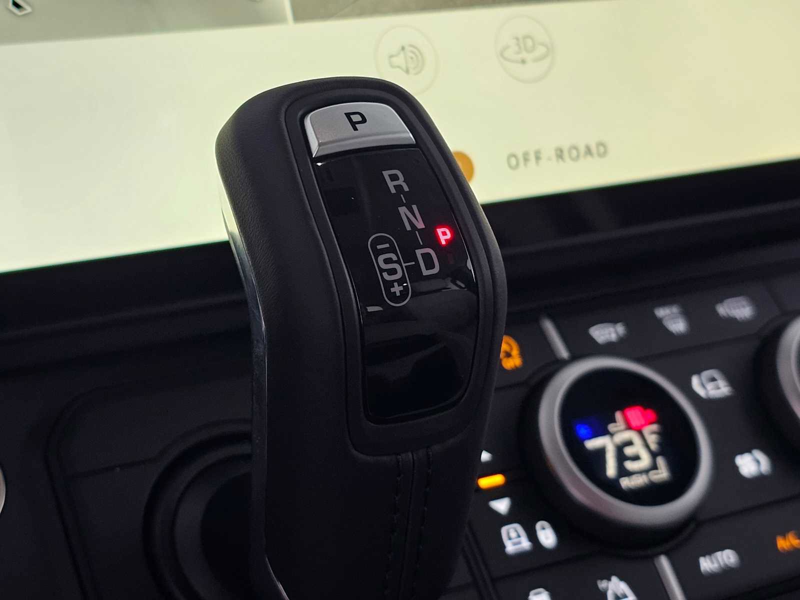 New 2026 Land Rover Defender 110 X-Dynamic SE image 30