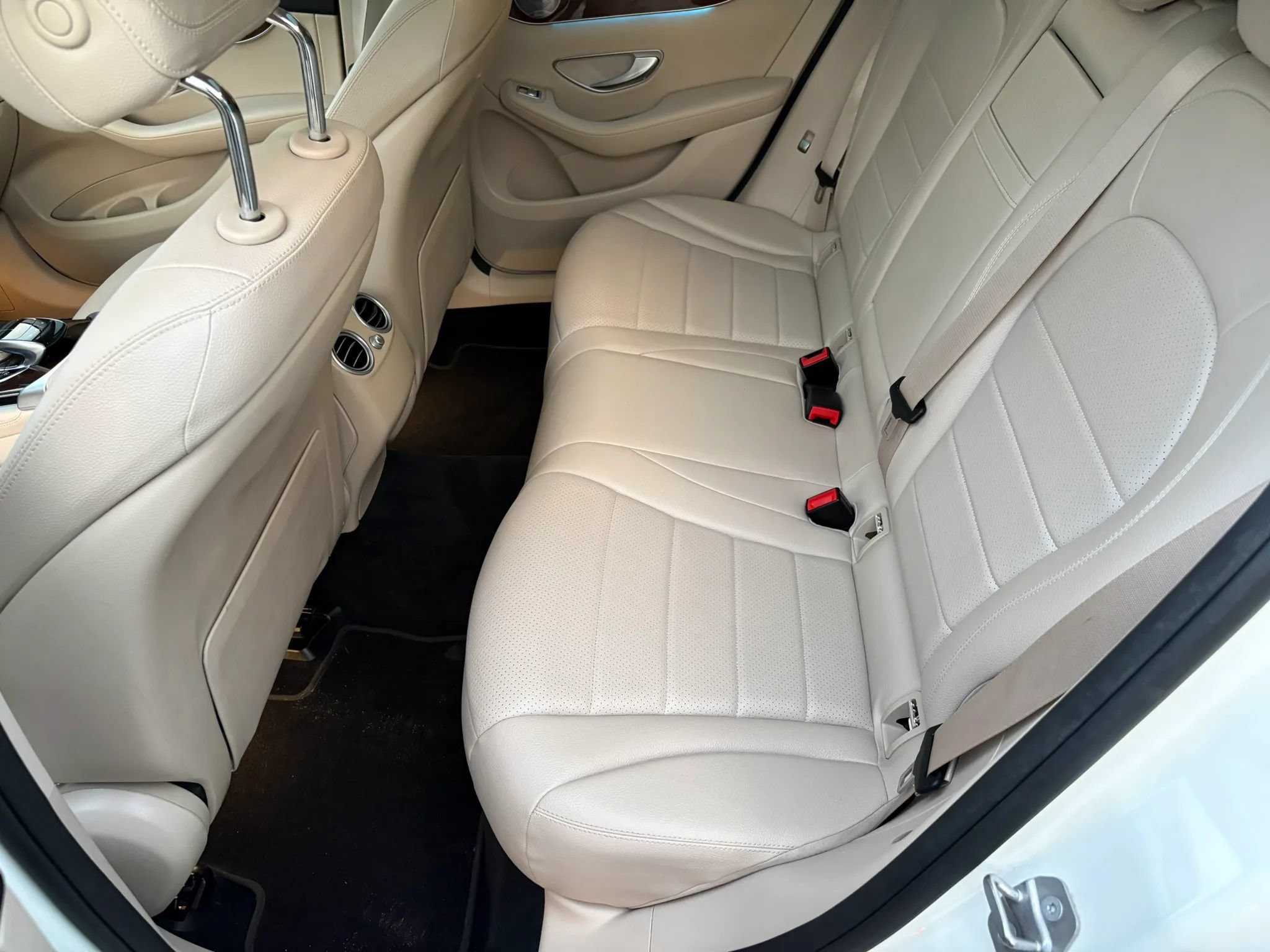 Used 2017 Mercedes-Benz GLC 300 4MATIC image 18
