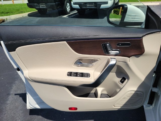 Used 2023 Mercedes-Benz CLA 250 image 16