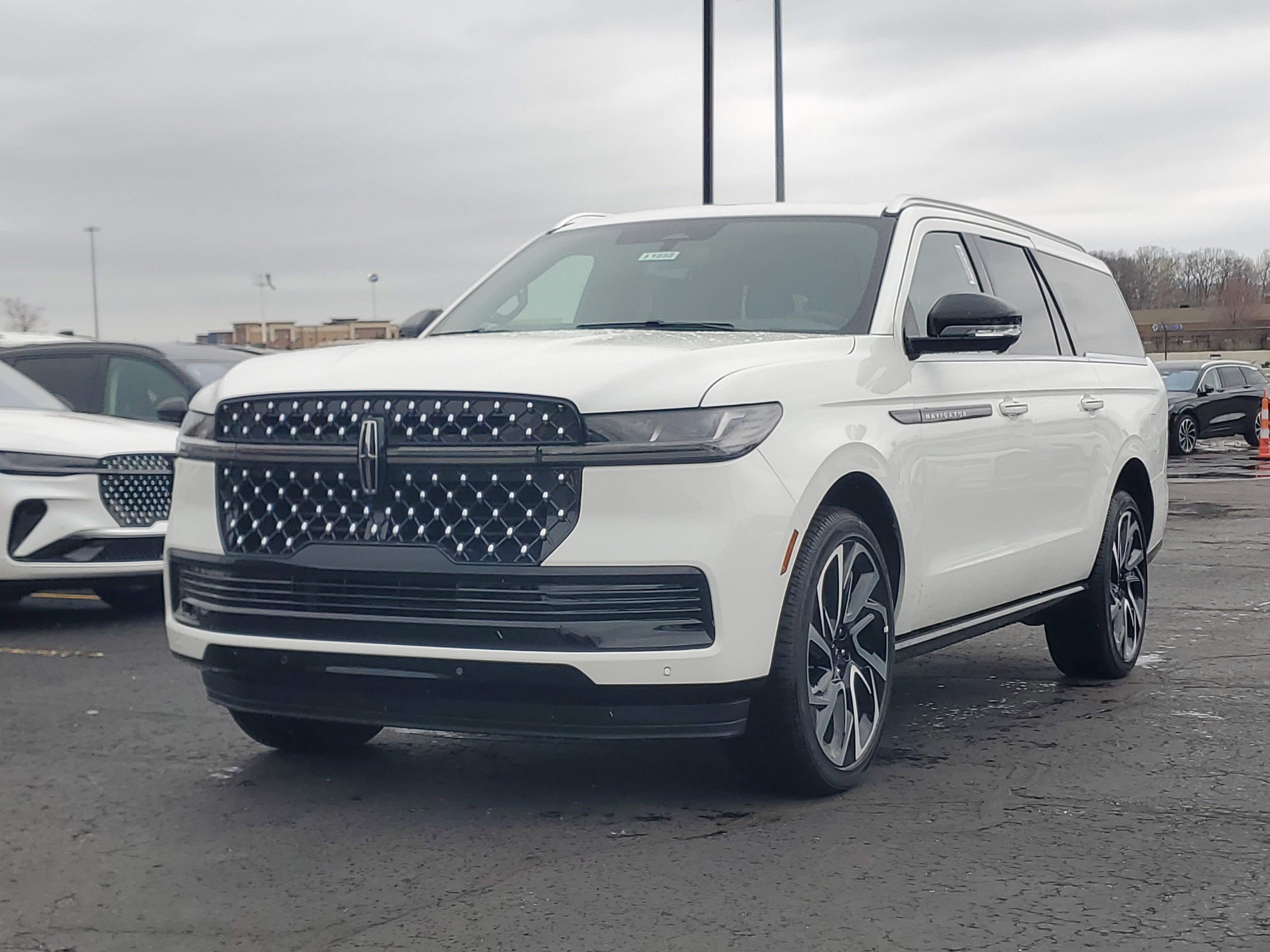 New 2026 Lincoln Navigator L Black Label AWD/4WD video 2