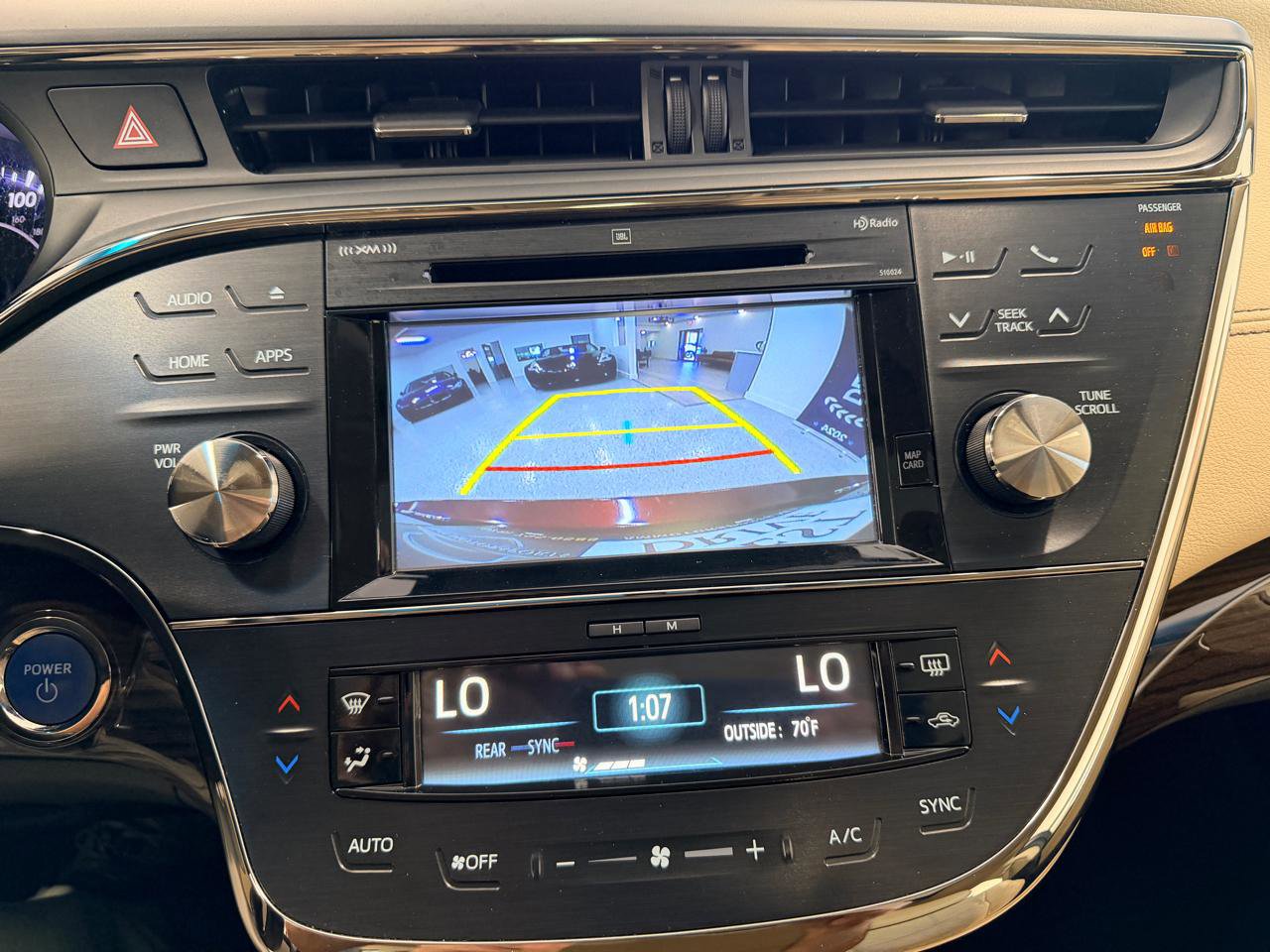 Used 2015 Toyota Avalon Limited FWD image 40