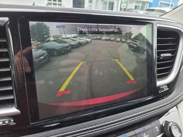 Used 2023 Chrysler Pacifica Limited FWD image 17
