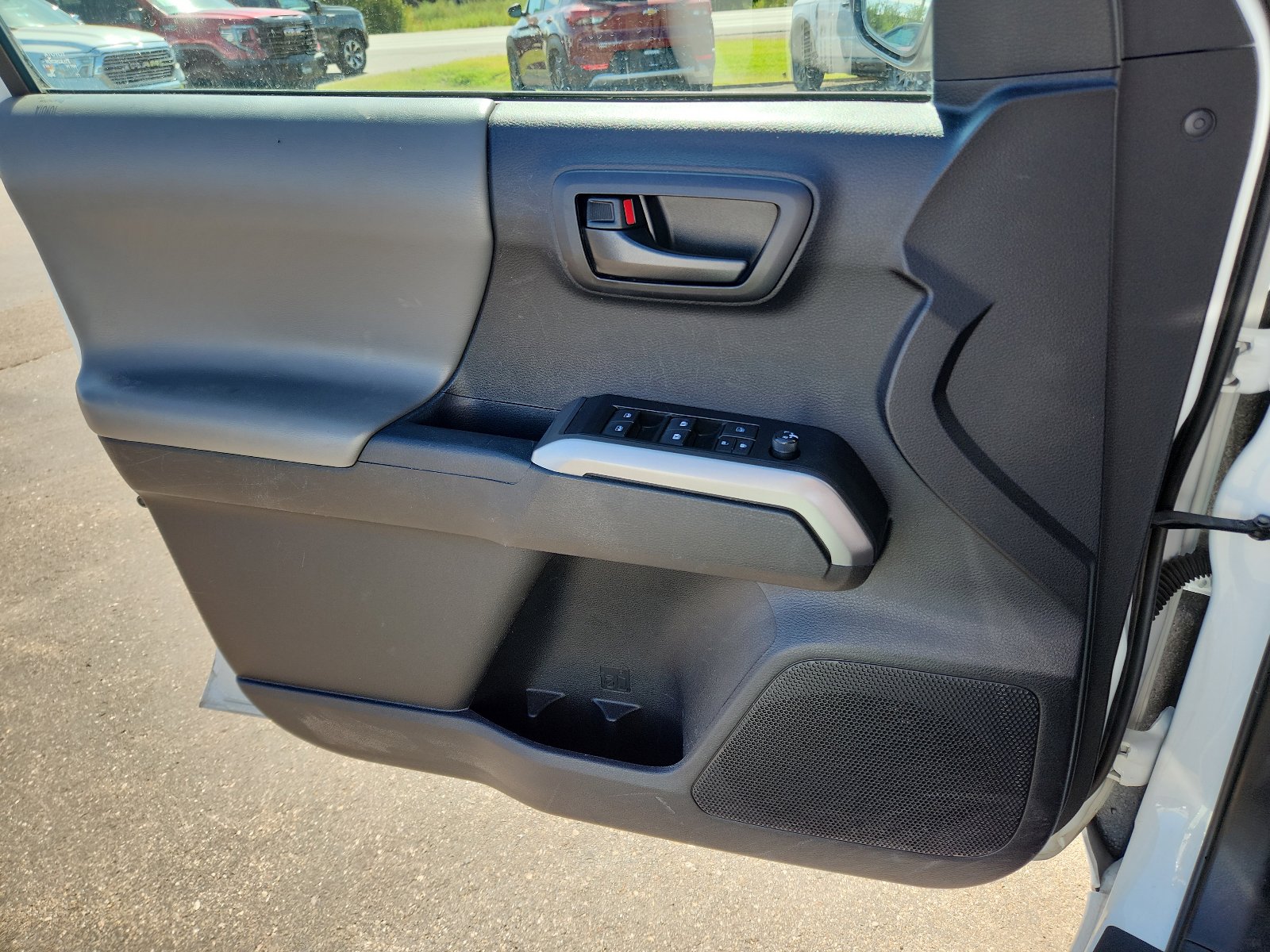 Used 2023 Toyota Tacoma SR5 RWD image 13