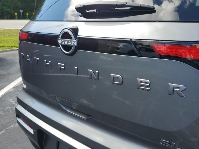 New 2026 Nissan Pathfinder SL FWD image 6