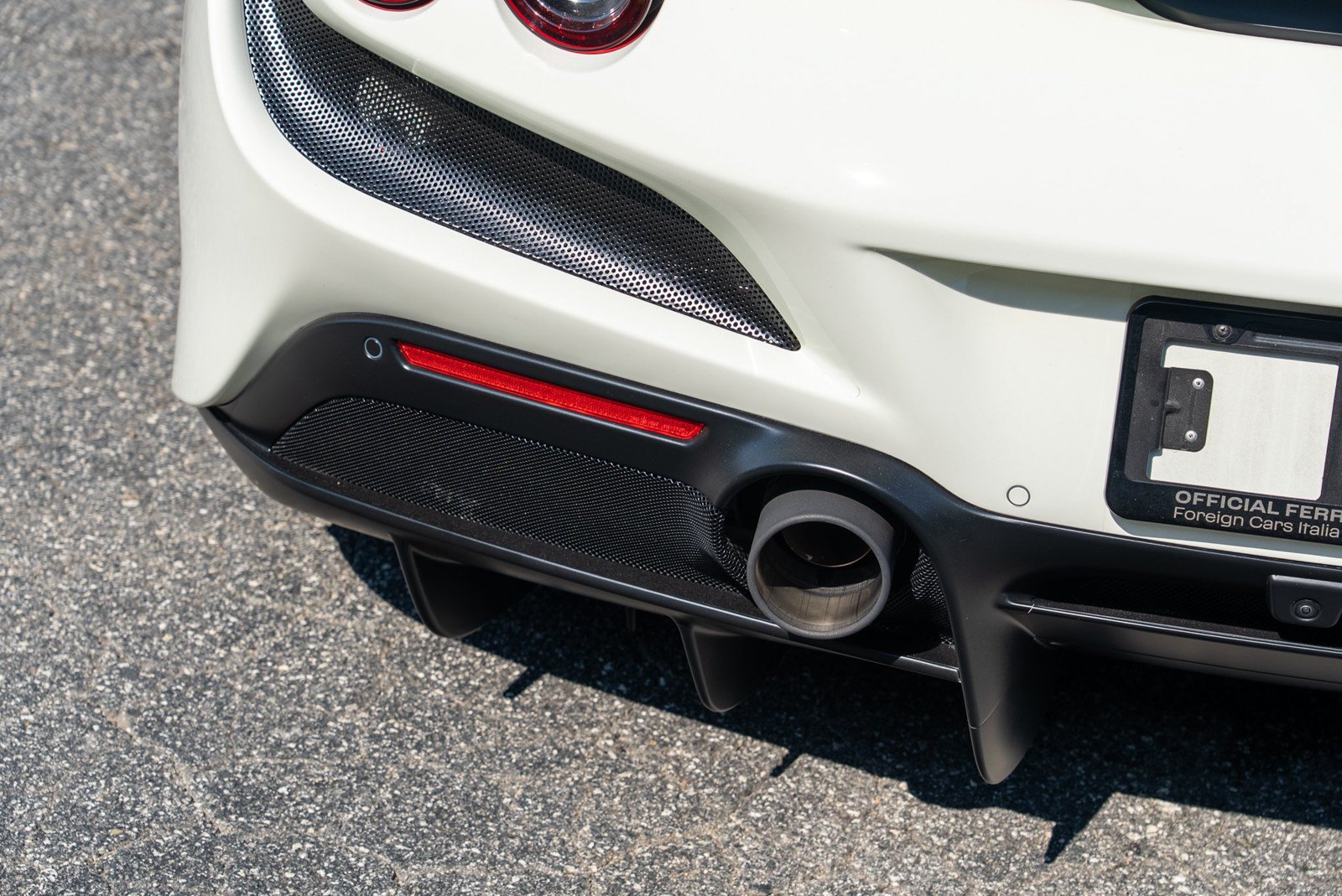 Used 2022 Ferrari F8 Tributo RWD image 15