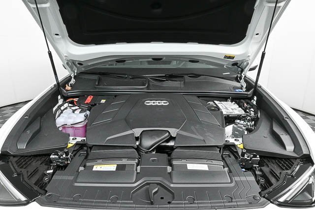 New 2025 Audi Q8 Premium image 33