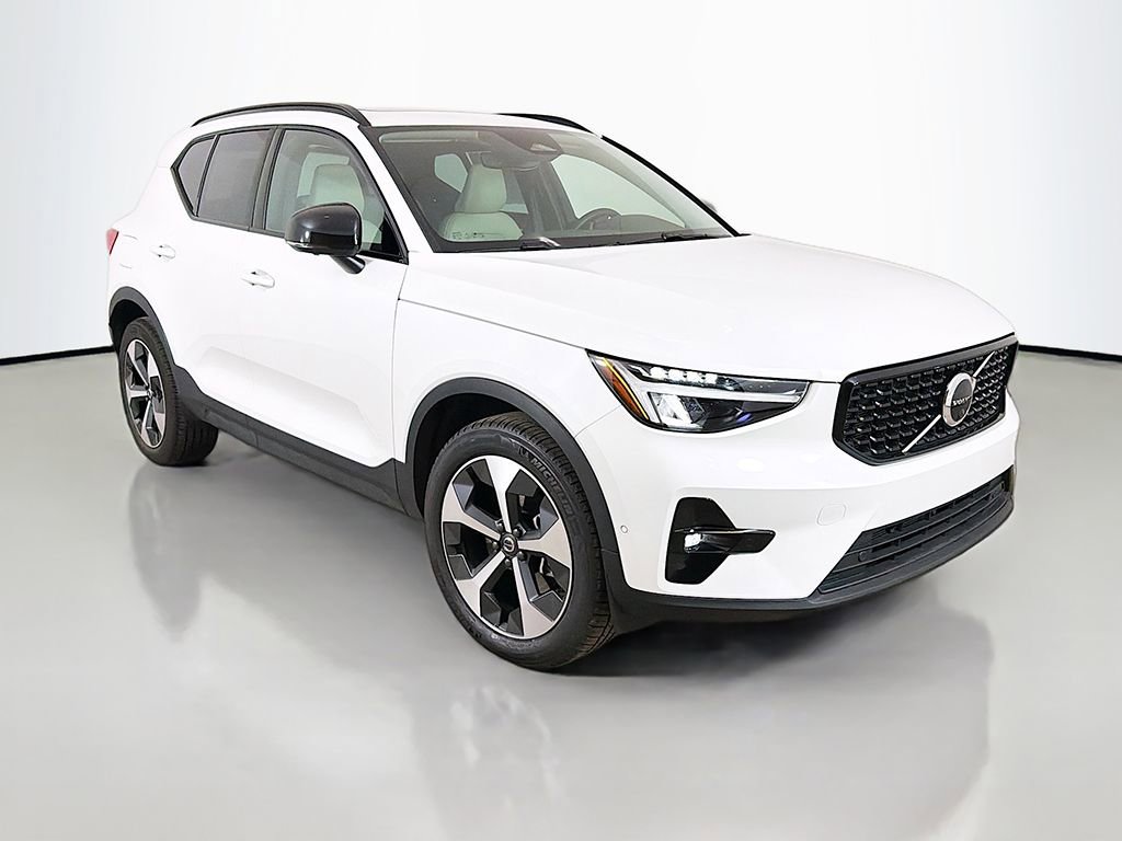 Used 2023 Volvo XC40 B5 Plus w/ Driver Assist Package image 41