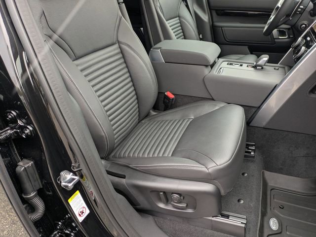 New 2026 Land Rover Discovery S image 18