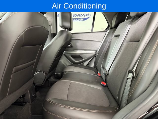 Used 2022 Chevrolet Trax LT w/ LT Convenience Package AWD/4WD image 14