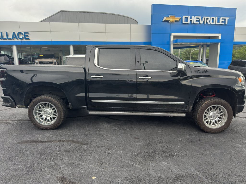 Used 2024 Chevrolet Silverado 1500 High Country w/ High Country Premium Package AWD/4WD image 4