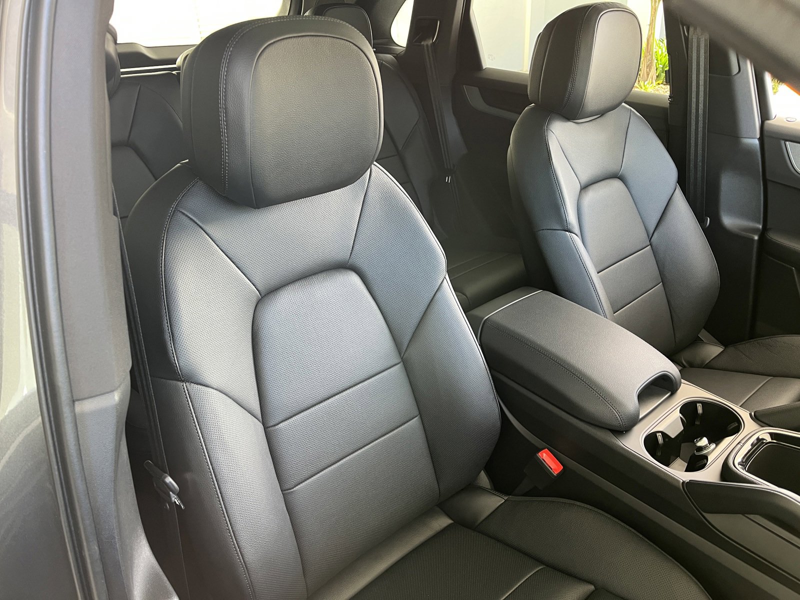 New 2025 Porsche Cayenne image 28