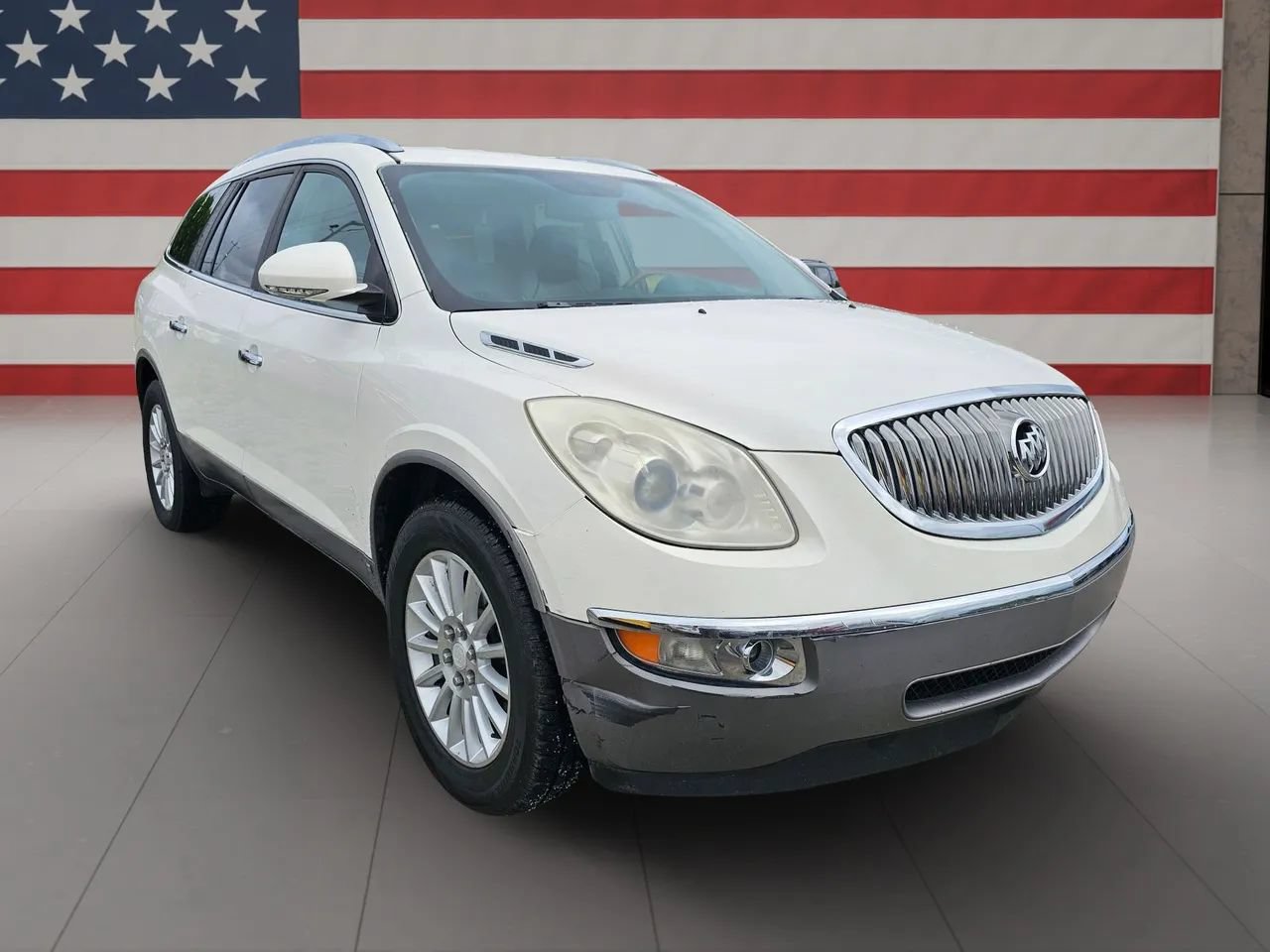 Used 2010 Buick Enclave CXL FWD image 2
