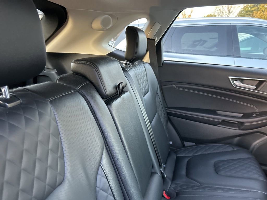 Used 2024 Ford Edge Titanium w/ Equipment Group 301A image 9