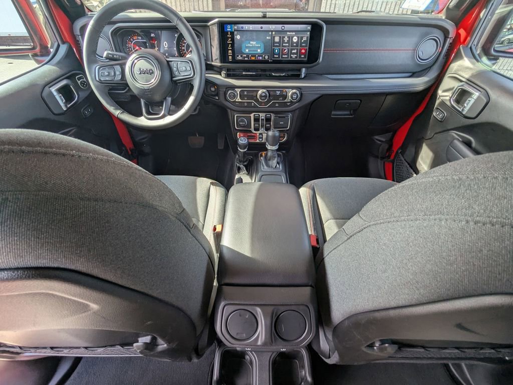 Used 2025 Jeep Wrangler Unlimited Rubicon image 26