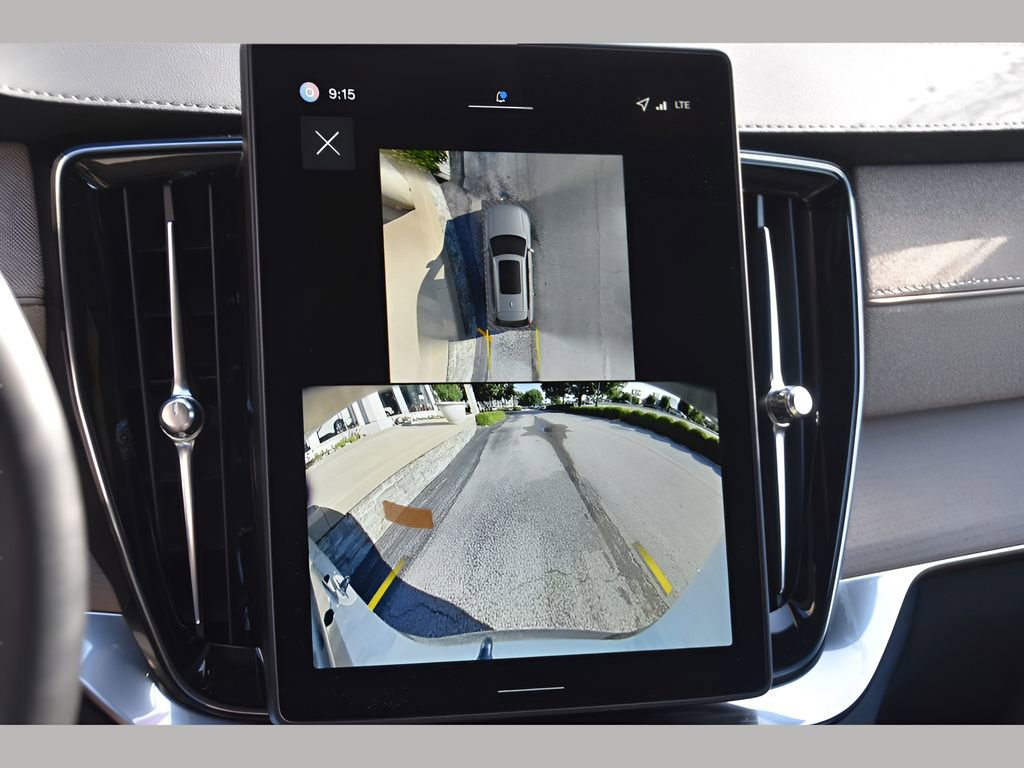 New 2026 Volvo XC90 B6 Plus w/ Protection Package Premier image 22