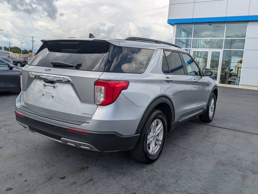 Used 2021 Ford Explorer XLT w/ Equipment Group 202A AWD/4WD image 7