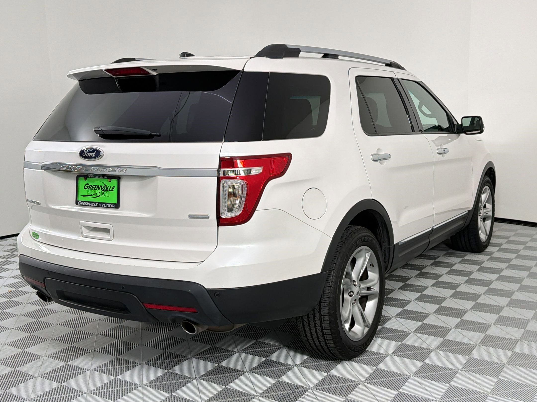 Used 2014 Ford Explorer Limited w/ Equipment Group 301A image 9