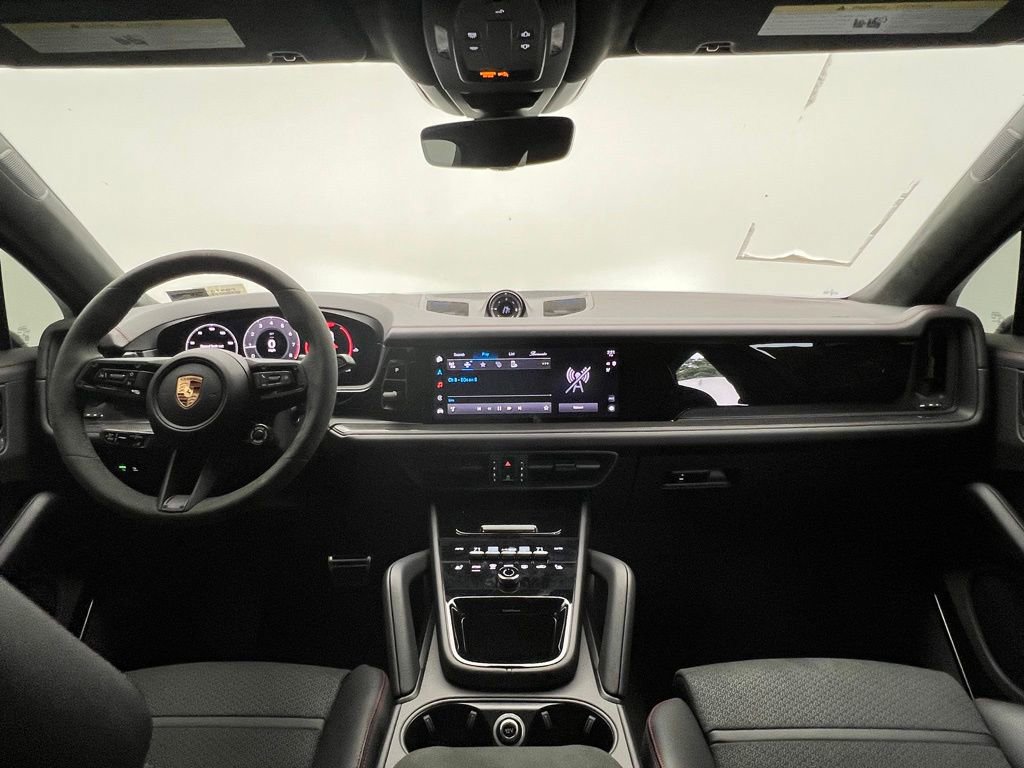 Certified 2025 Porsche Cayenne GTS image 6