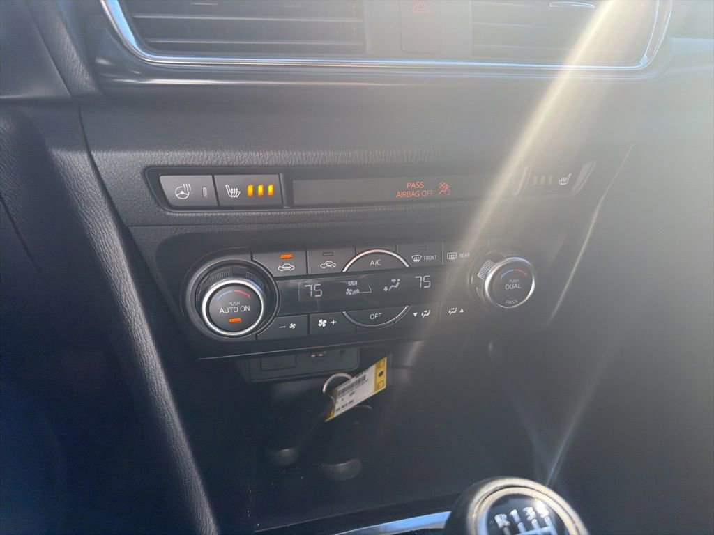 Used 2018 MAZDA MAZDA3 Grand Touring w/ Premium Equipment Package image 12