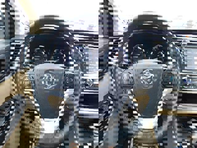 Used 2014 Toyota Highlander XLE image 37