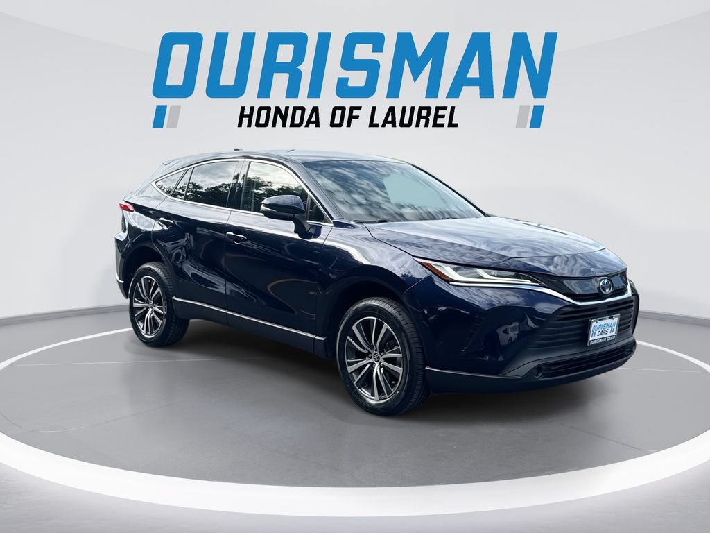 Used 2023 Toyota Venza LE AWD/4WD image 2