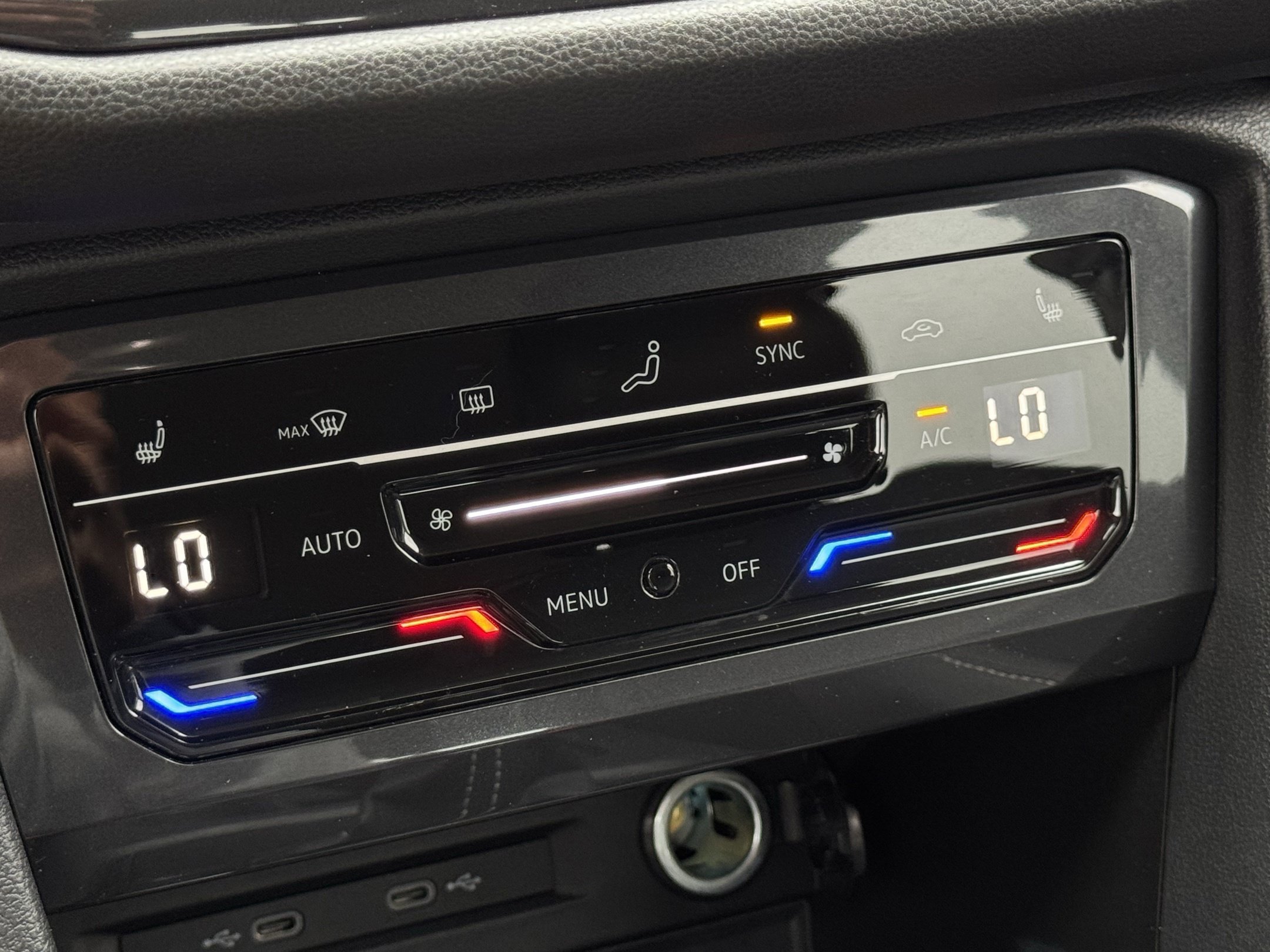 Used 2022 Volkswagen Tiguan SE FWD image 19