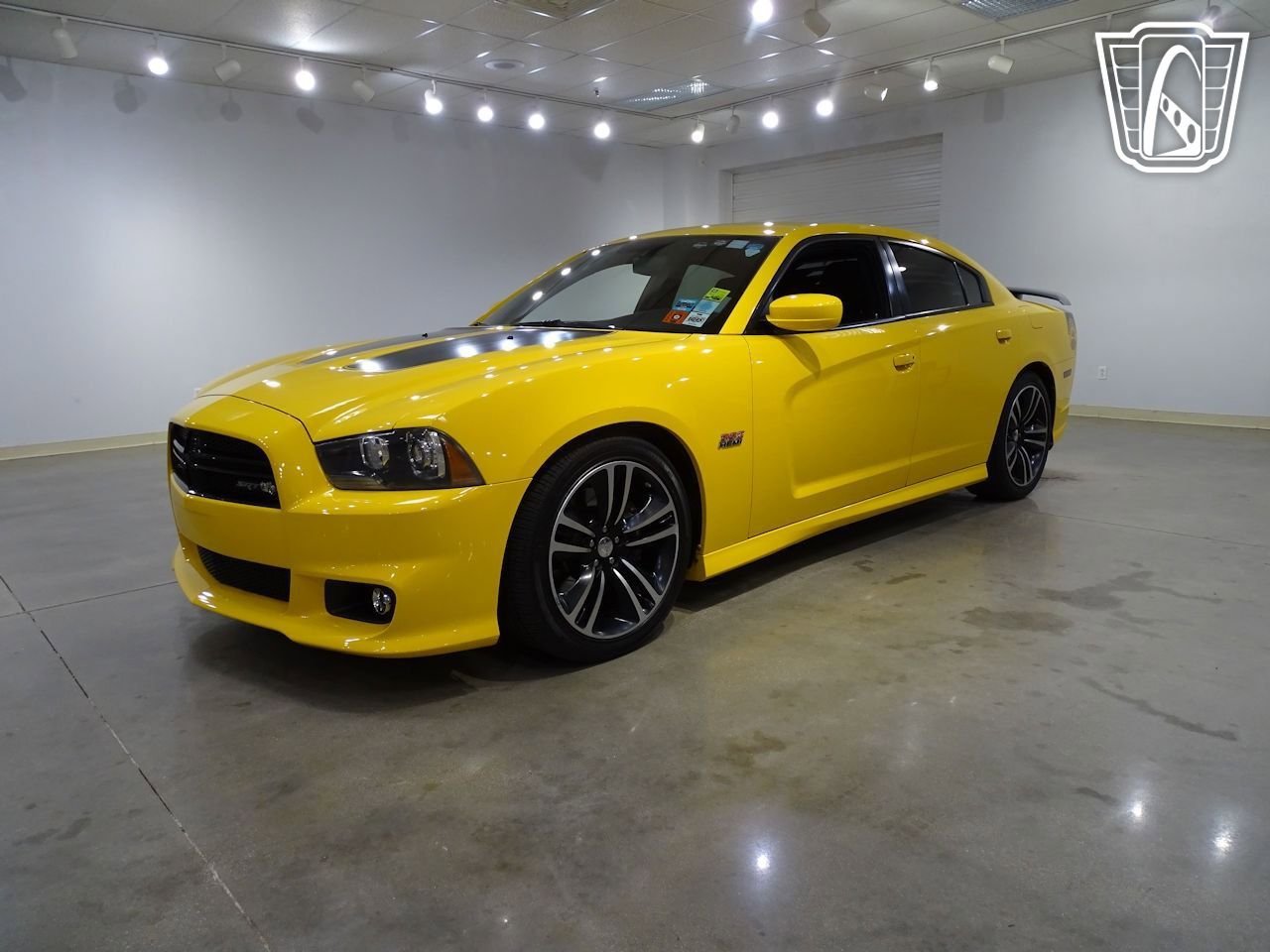 Used 2012 Dodge Charger SRT8 Super Bee w/ Driver Convenience Group II RWD image 2