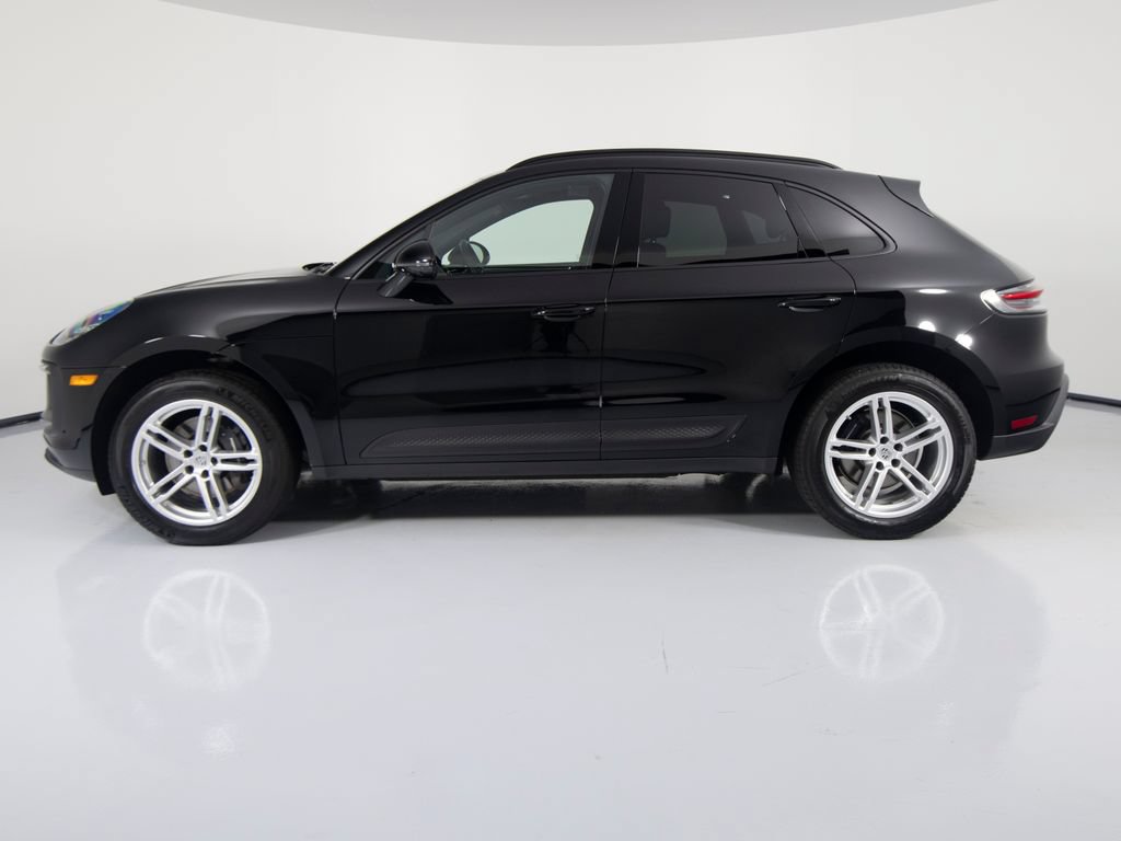 Certified 2026 Porsche Macan AWD/4WD image 2