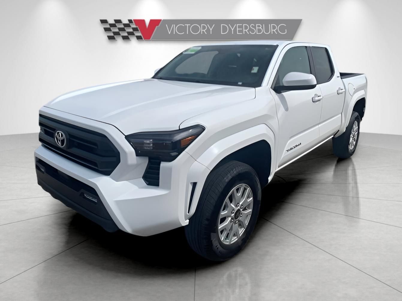 Used 2025 Toyota Tacoma SR5 AWD/4WD image 4