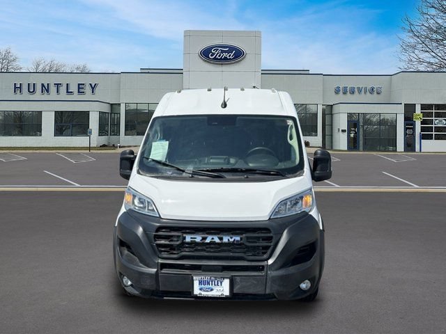 Used 2024 RAM ProMaster 2500 w/ Convenience Group FWD image 3